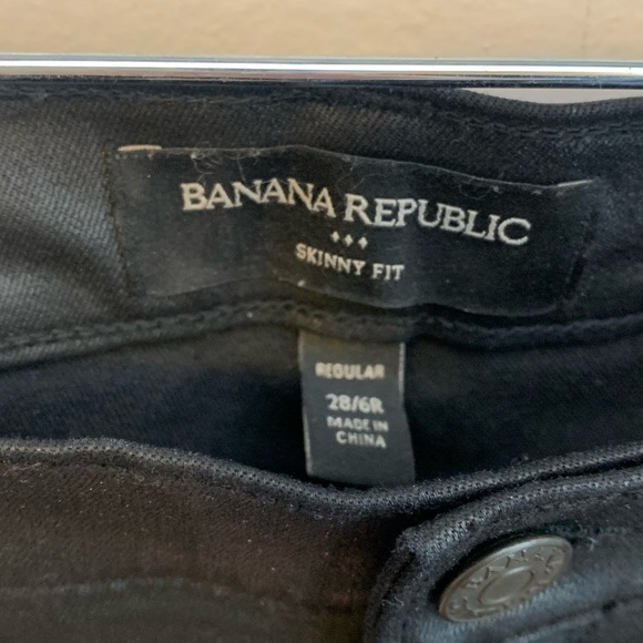 Banana Republic Black Coated Skinny Fit Jean - Picture 3 of 8